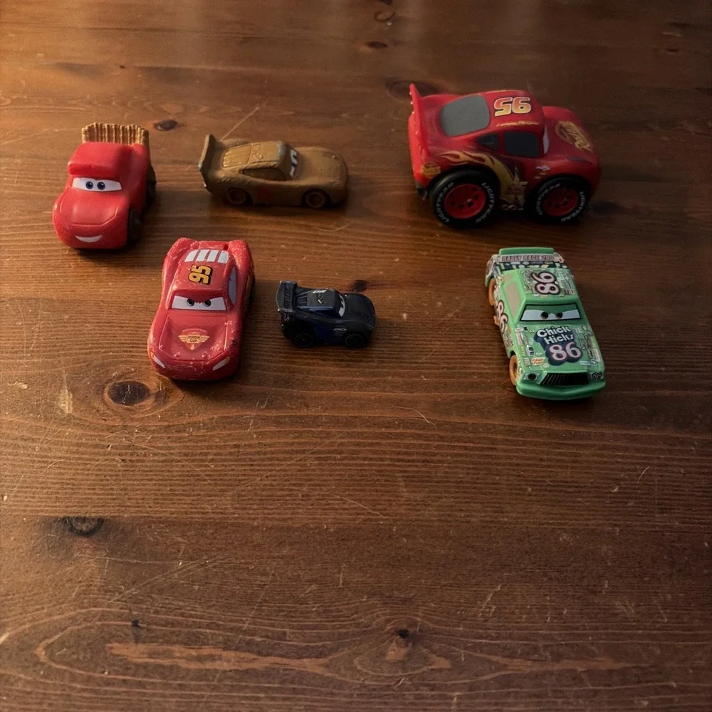 LOT OF 6 DISNEY PIXAR CARS TOYS